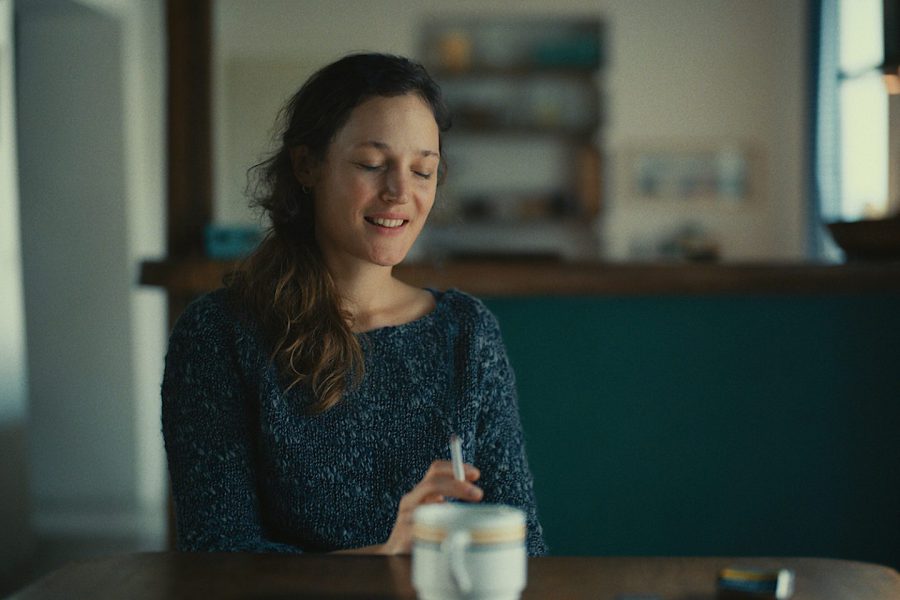 あらすじ明かさず劇場公開!?『彼女のいない部屋』マチュー・アマルリック監督「“死生観”は黒沢清＆青山真治の影響」